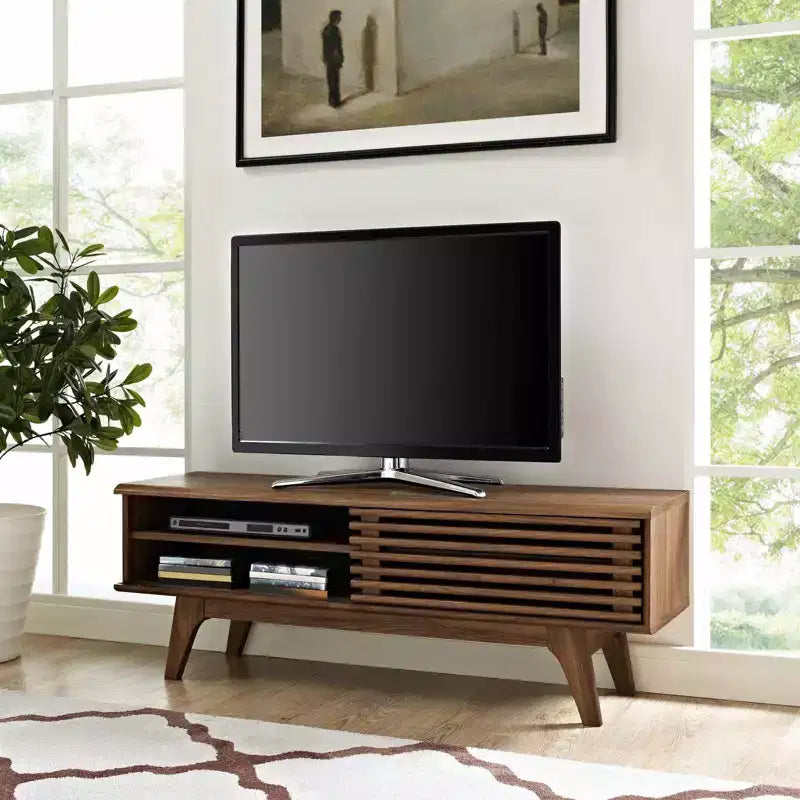 Meuble TV pour téléviseurs jusqu'à 55 pouces : Meuble TV scandinave, finition noyer, portes coulissantes