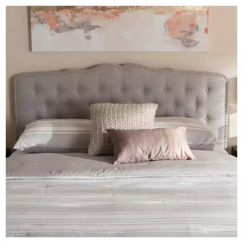 Tête de lit moderne contemporaine en tissu rembourré beige grisâtre